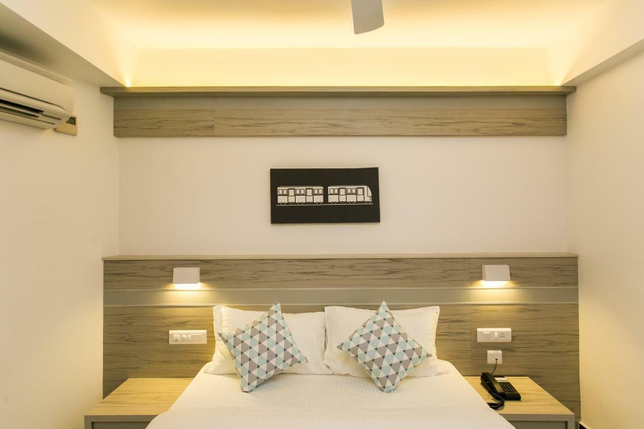 Sapphire Club Metro Hotel Kochi Exterior photo