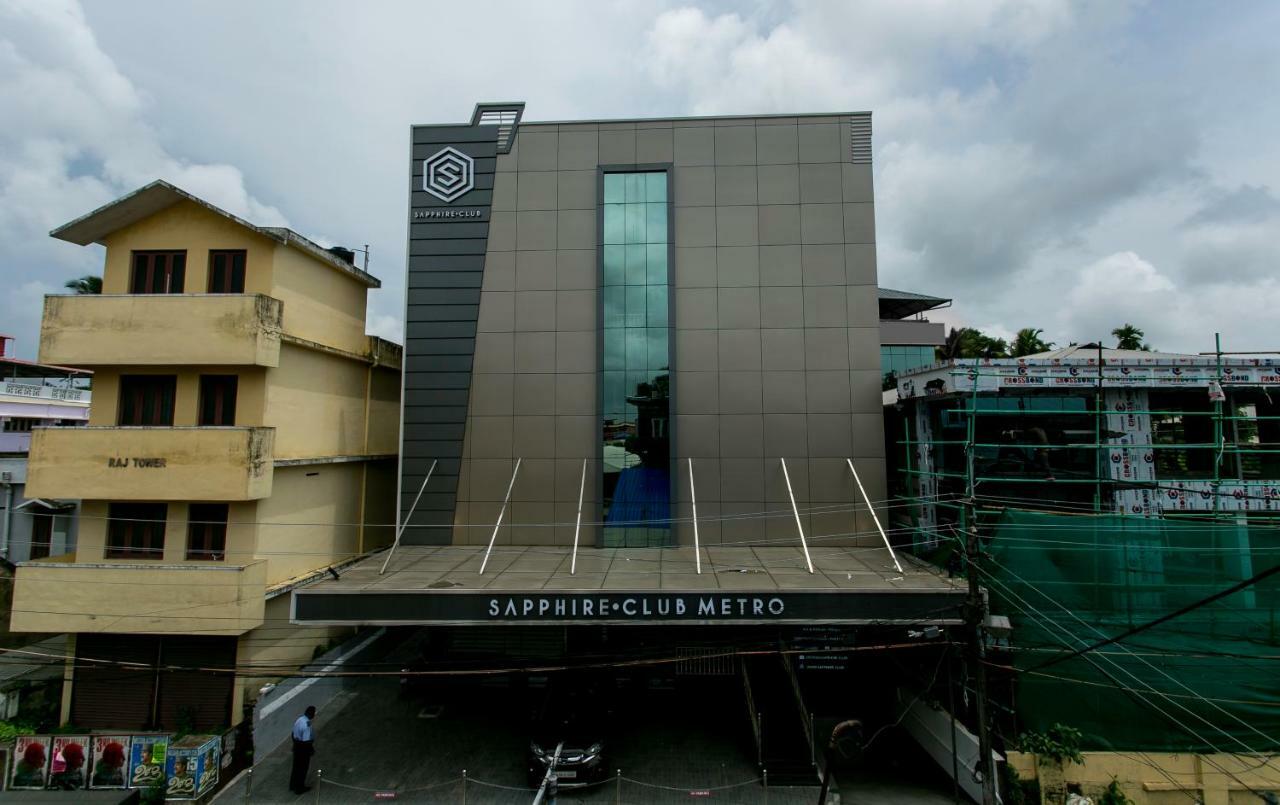 Sapphire Club Metro Hotel Kochi Exterior photo