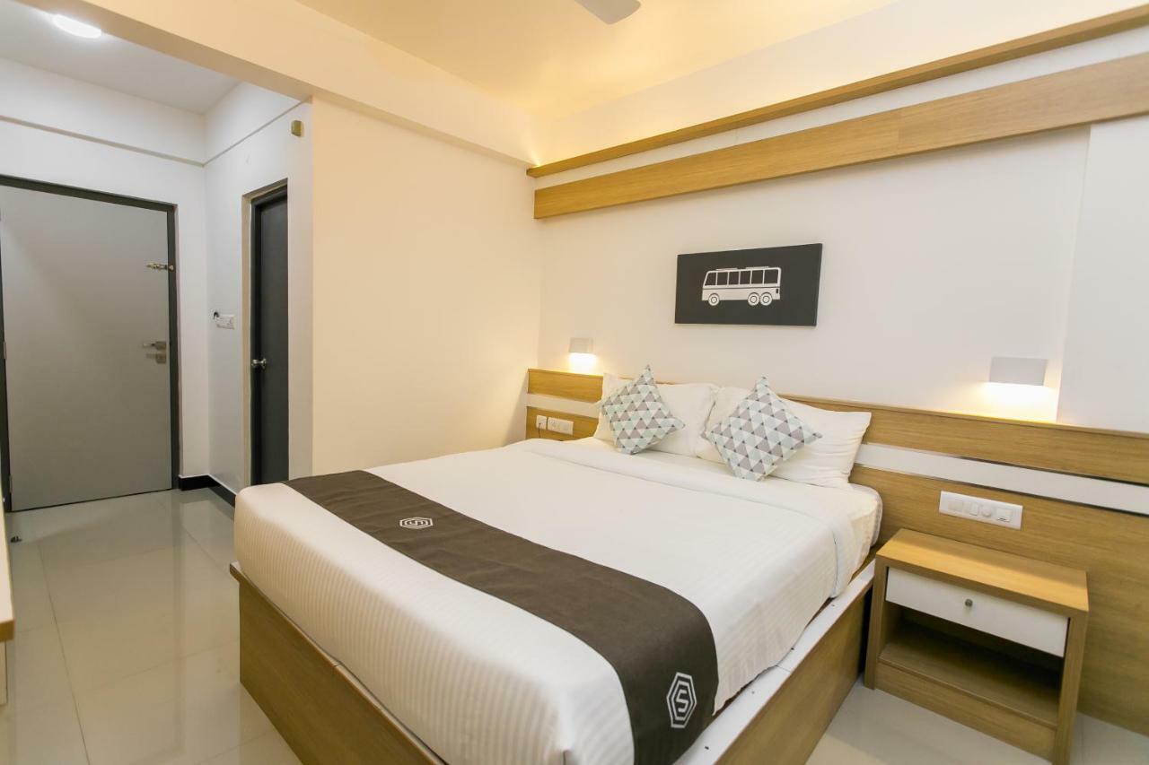 Sapphire Club Metro Hotel Kochi Exterior photo