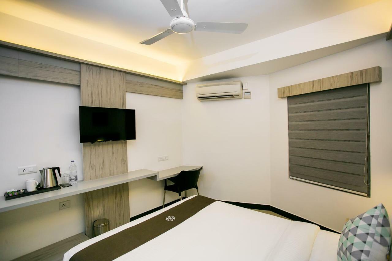 Sapphire Club Metro Hotel Kochi Exterior photo