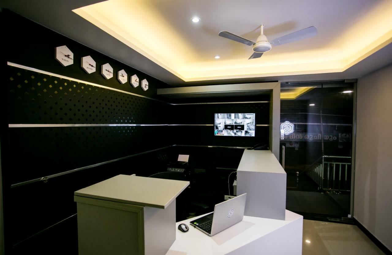 Sapphire Club Metro Hotel Kochi Exterior photo