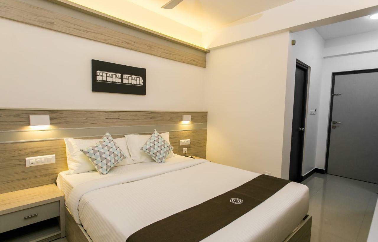 Sapphire Club Metro Hotel Kochi Exterior photo